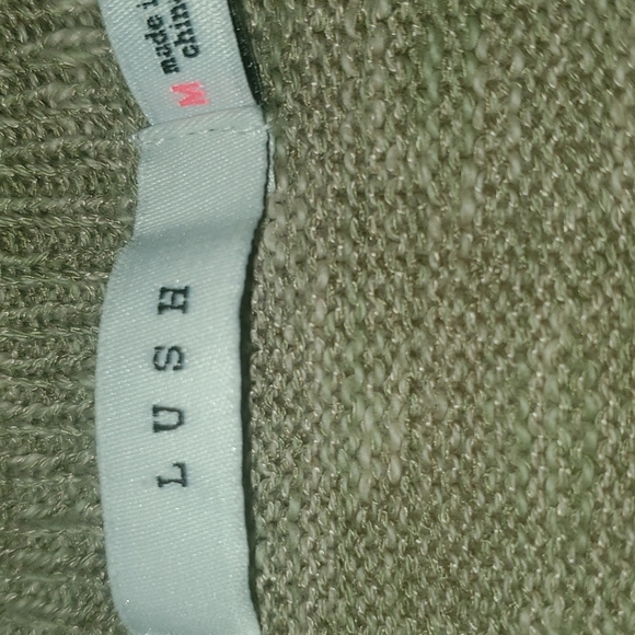 Light green light weight capped sleeve lush sweate - Picture 2 of 3